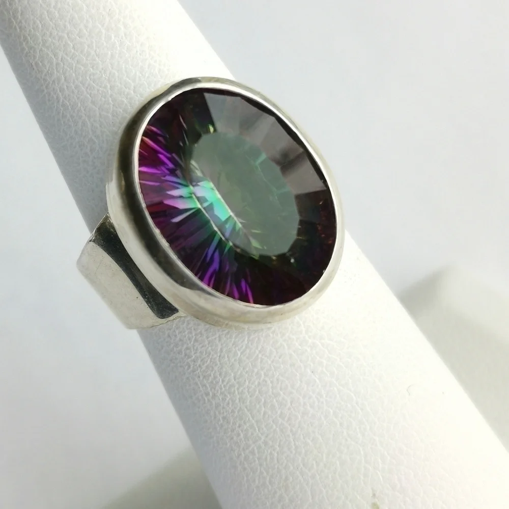 NWT Large 8ct Mystic Topaz Ring in Sterling Silver size 7